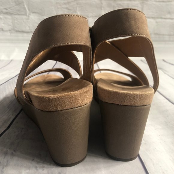 Lucky Brand Taupe Suede Wedge Sandal 9M - Picture 4 of 6